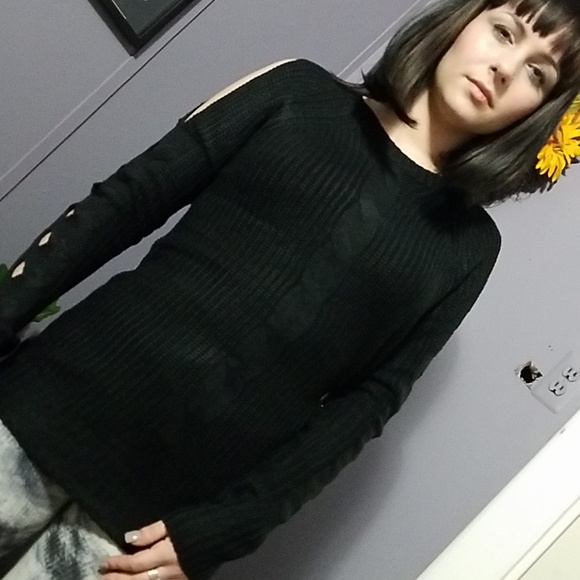 Cable Knit Slit Detail Sleeves - Picture 7 of 8